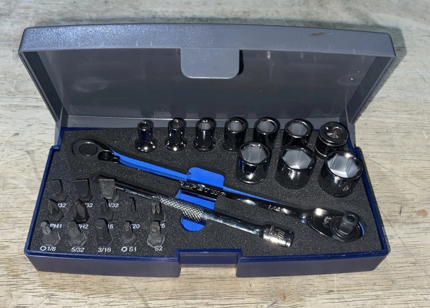 Blue Point BLPBTWKIT 25 Pc 1/4" Drive Socket & Bit Ratchet Set