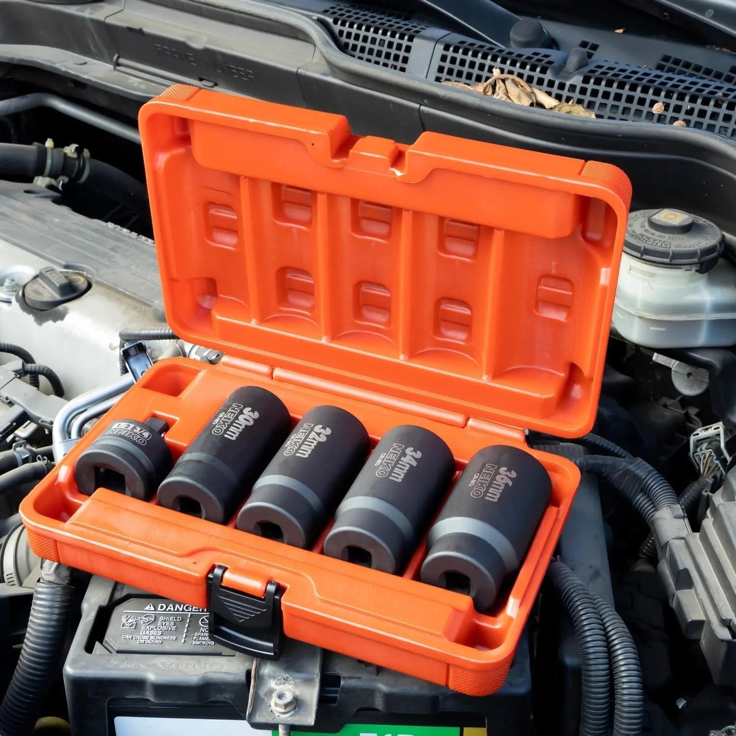 02530A 5 Piece 12 Point Socket Set 1/2” Drive, Lug Nut Remover, Spindle Nut Socket, Axle Nut Socket Set, Metric 30Mm - 36Mm Socket 1/2 Drive Impact Set, Cr-Mo Impact Adapter, 3/4" -1/2” Reducer
