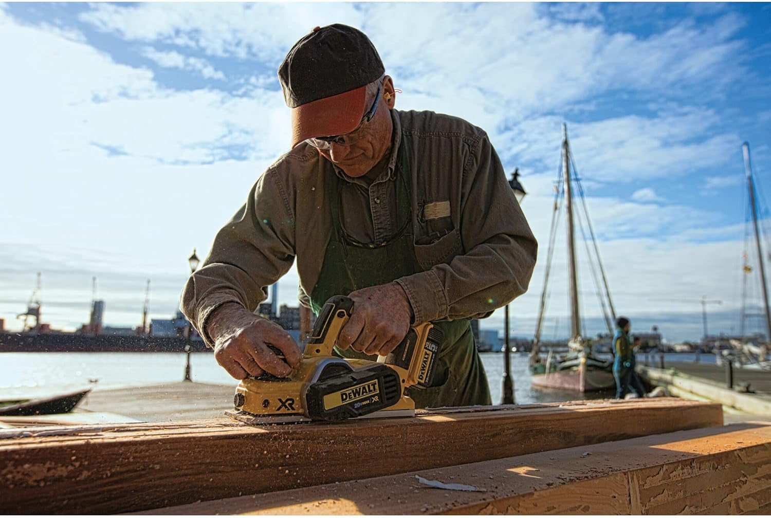 20V MAX Planer, 30,000 Cuts per Minute, 2 Mm Cut Depth, Brushless Motor, Bare Tool Only (DCP580B)