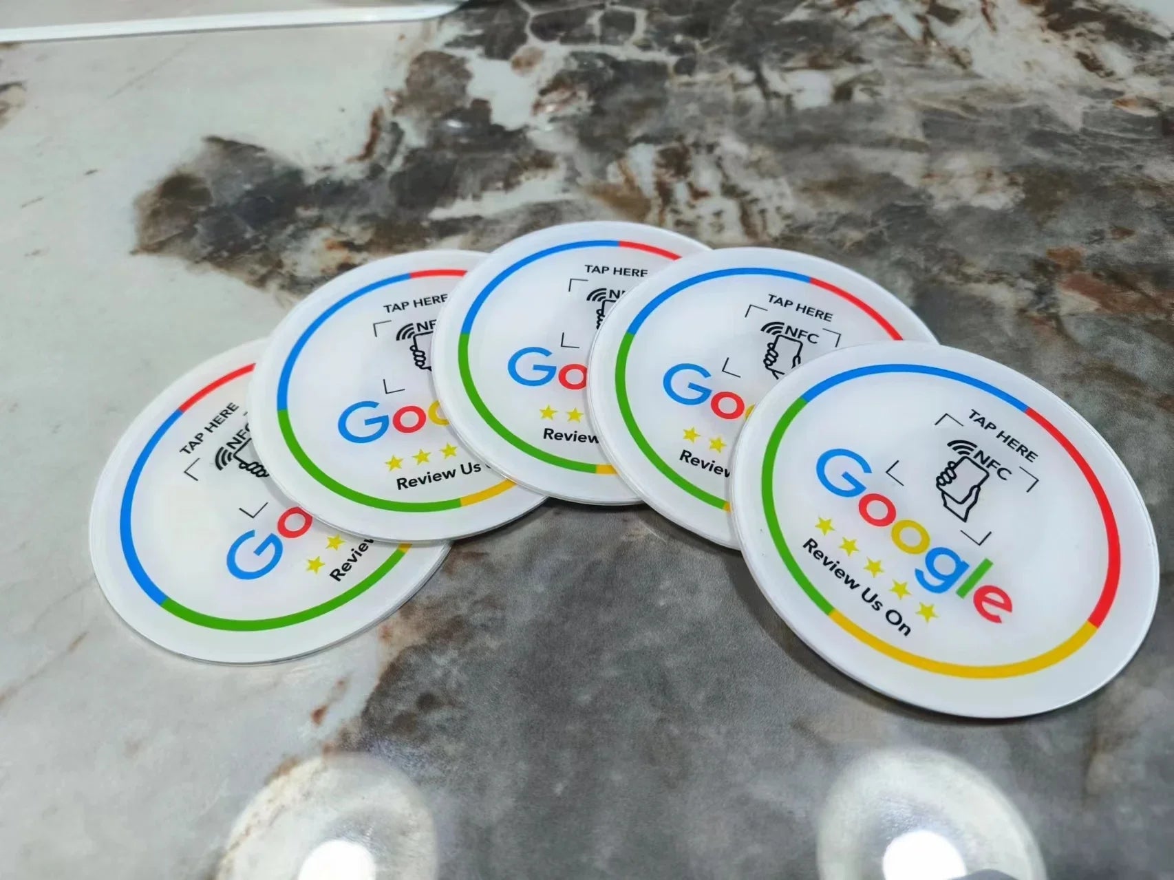 13.56Mhz Programmable Acrylicl with Self-Adhesive Backing NFC Table Sticker Diameter 10CM Google Reviews NFC Sticker NFC 215