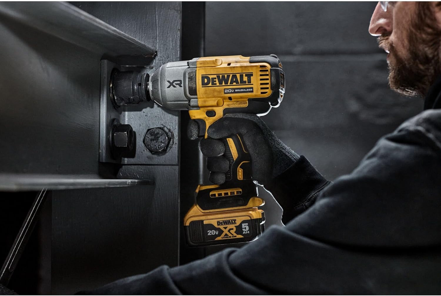 20V MAX Cordless Impact Wrench Kit, 20V MAX, 1/2" Hog Ring with 4-Mode Speed, Includes Battery, Charger and Kit Bag (DCF900P1)