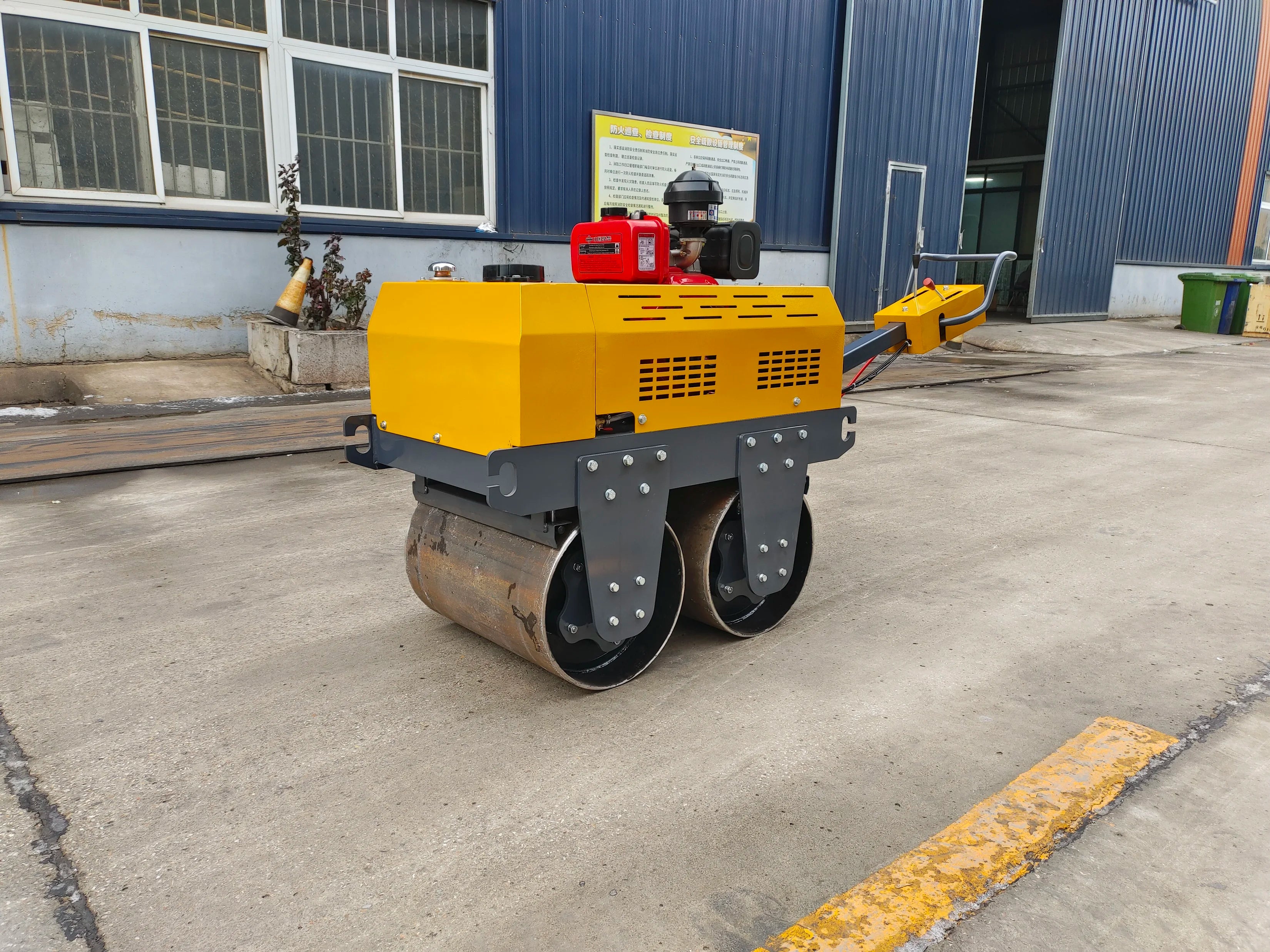 550 KG Double Drum Mini Road Roller Walk behind Handheld Vibratory Compactor with Changchai Engine