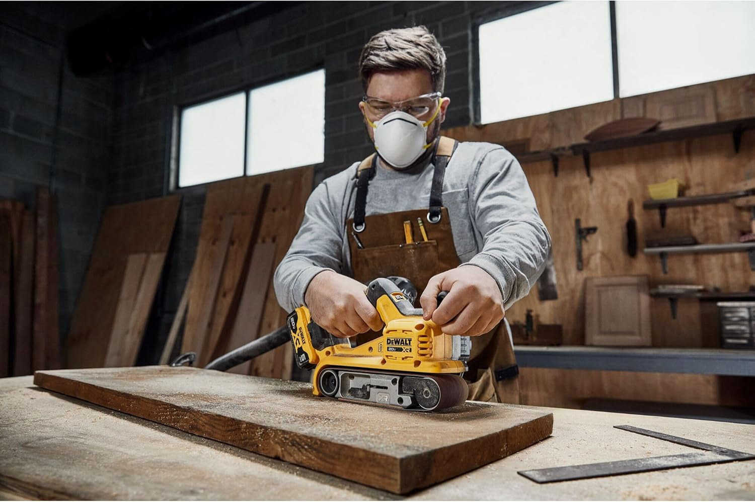 20V MAX* Belt Sander, Cordless, Brushless, Tool Only (DCW220B)