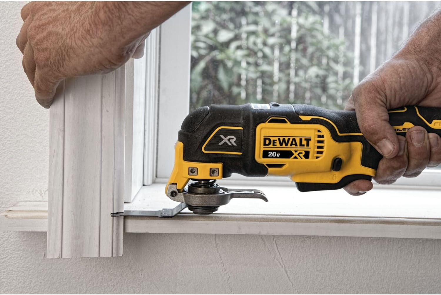 20V MAX XR Oscillating Multi-Tool, Variable Speed, Bare Tool Only (DCS356B)
